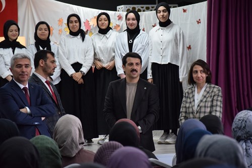Kaymakamımız  Şenol Öztürk, Osman Hulusi Ateş Kız İmam Hatip Lisesi’nde incelemelerde bulundu