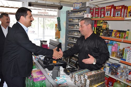 Kaymakamımız Şenol Öztürk, Pınarbaşı Mahallesi Muhtarımız Ahmet Rüknettin Karakul’ u iş yerinde ziyaret etti.