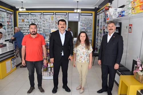 Kaymakamımız Şenol Öztürk, Apak Mahallesi Muhtarımız Muhammet Özgür Kalkan’ı iş yerinde ziyaret etti.