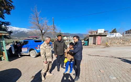 Kaymakamımız Oğuz Cem Murat’ın koordinasyon için görevlendirildiği Gaziantep’in İslahiye ilçesinde depremin yaraları sarılmaya devam ediyor.